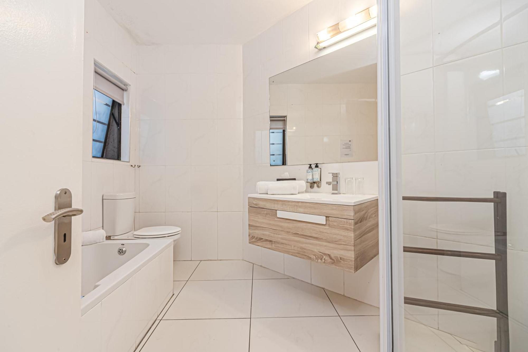 Hotel Le Petit Fillan Sandton Esterno foto