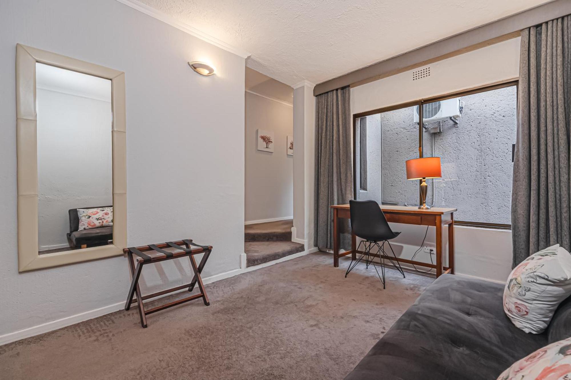 Hotel Le Petit Fillan Sandton Esterno foto