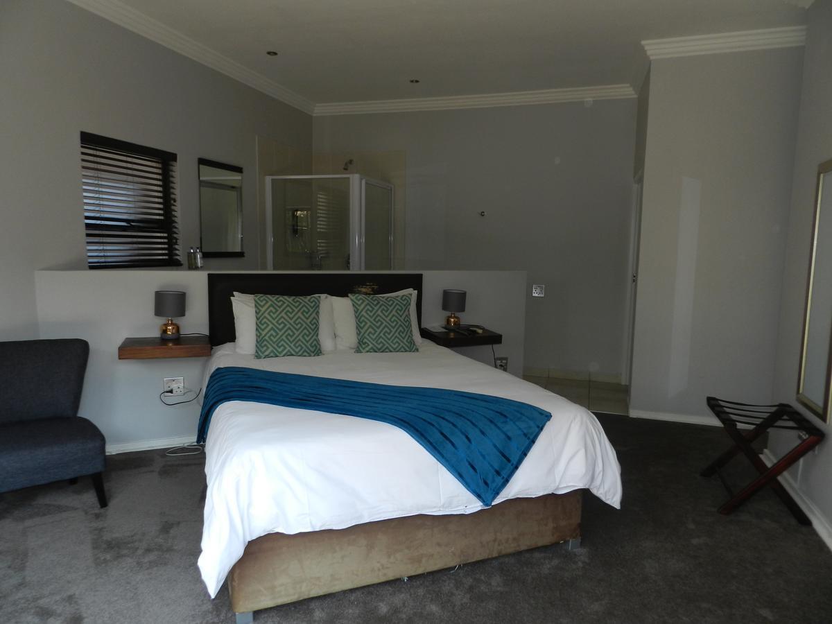 Hotel Le Petit Fillan Sandton Esterno foto