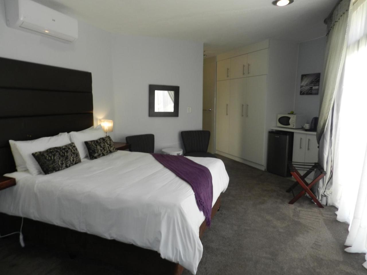 Hotel Le Petit Fillan Sandton Esterno foto