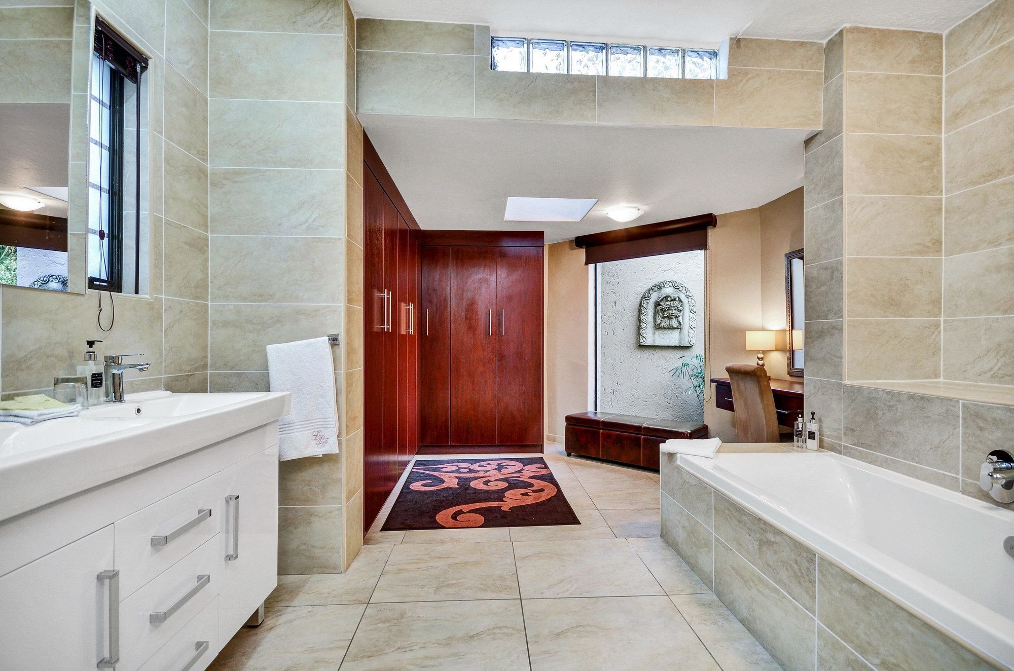 Hotel Le Petit Fillan Sandton Esterno foto