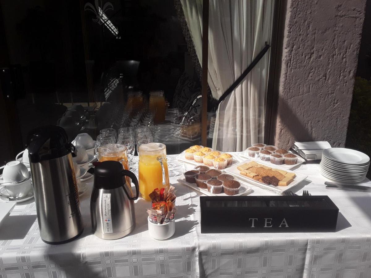 Hotel Le Petit Fillan Sandton Esterno foto